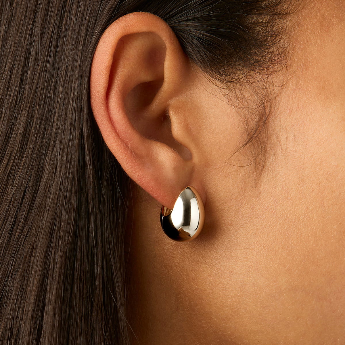 Mode Huggie Earrings