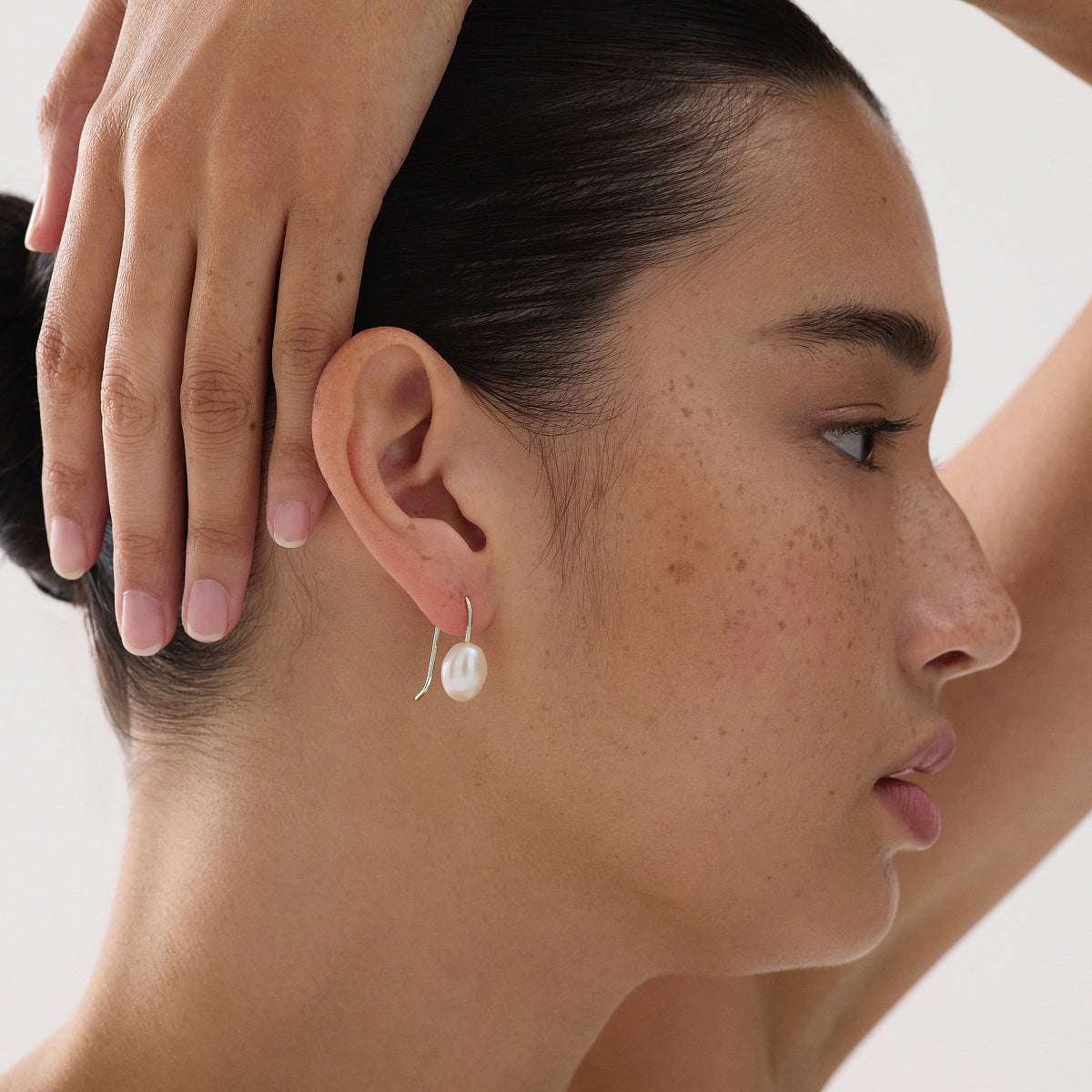 Isla Pearl Earrings