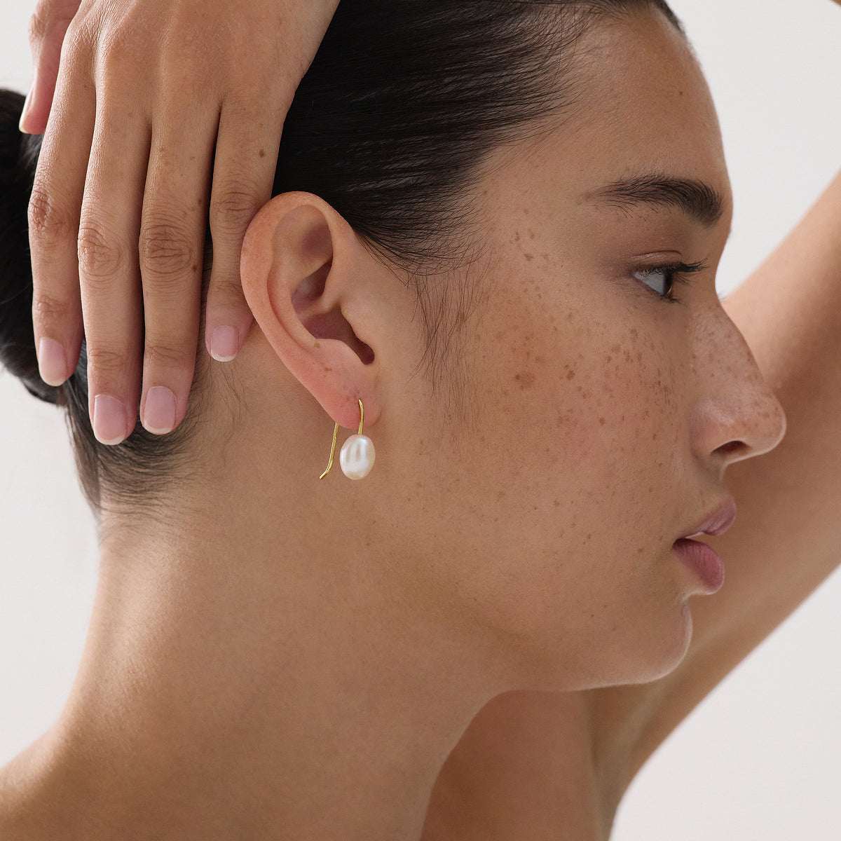 Isla Pearl Earrings