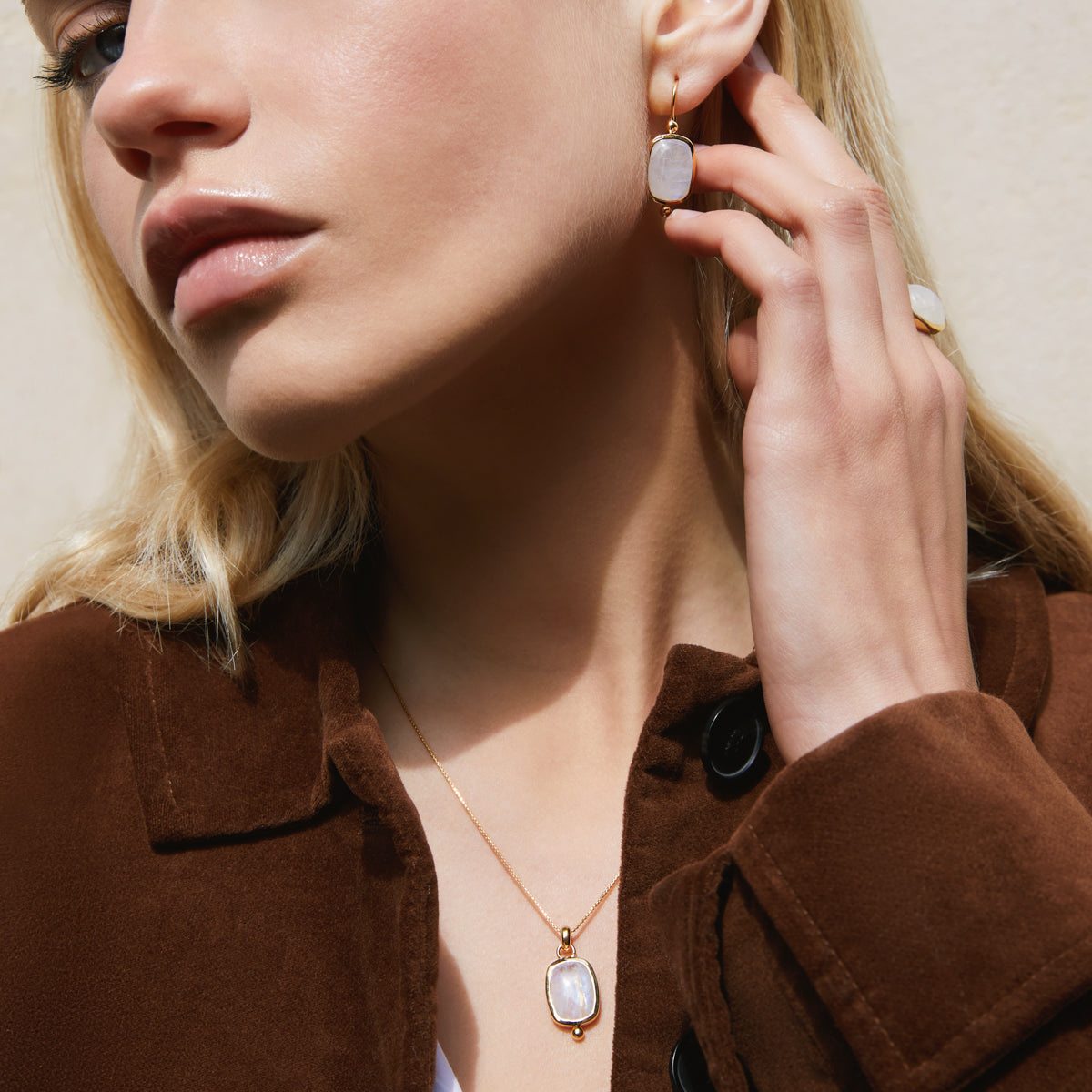 Fleur Rainbow Moonstone Ring