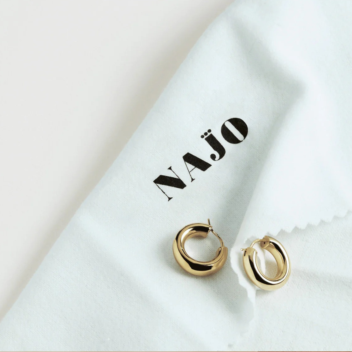 How To Clean Your Jewellery