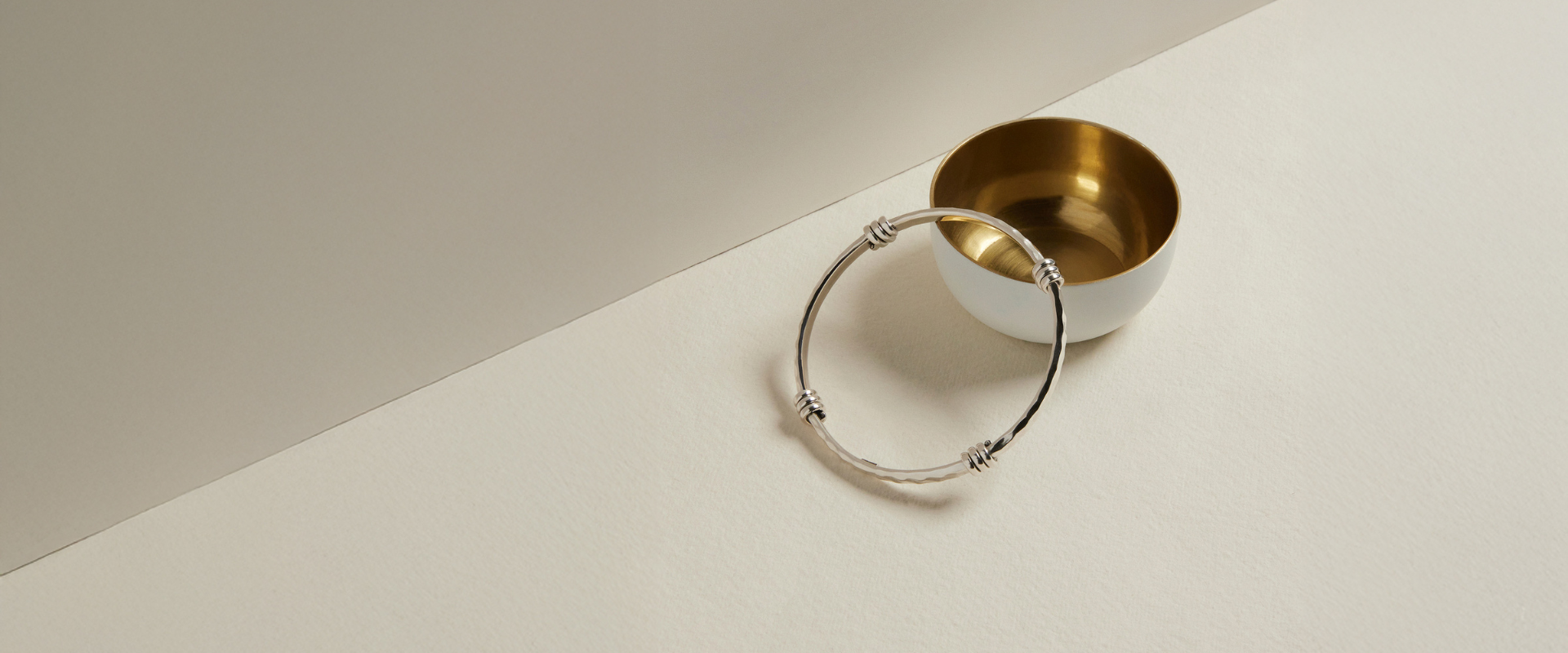 Women's Bracelets & Bangles