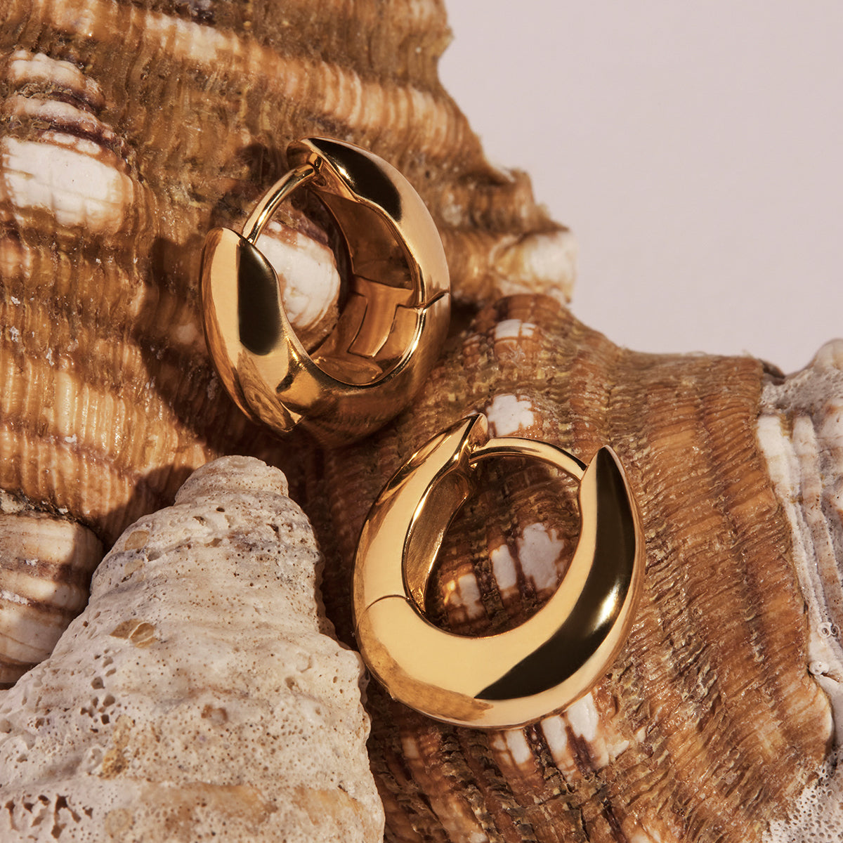Arco Huggie Earrings