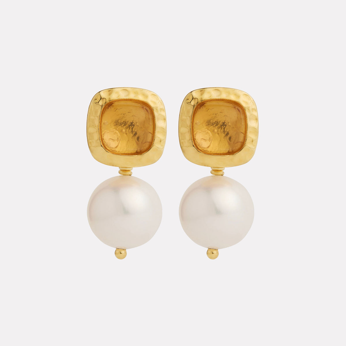 Sil Yellow Gold Coral Kiss Pearl Earrings