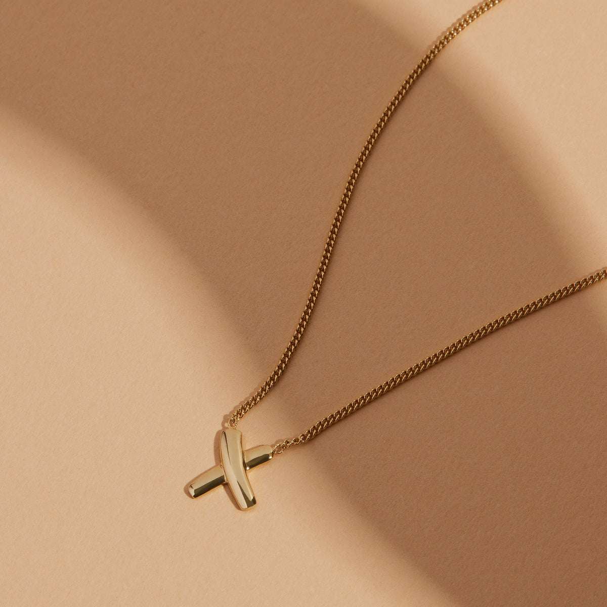 Bisous Necklace