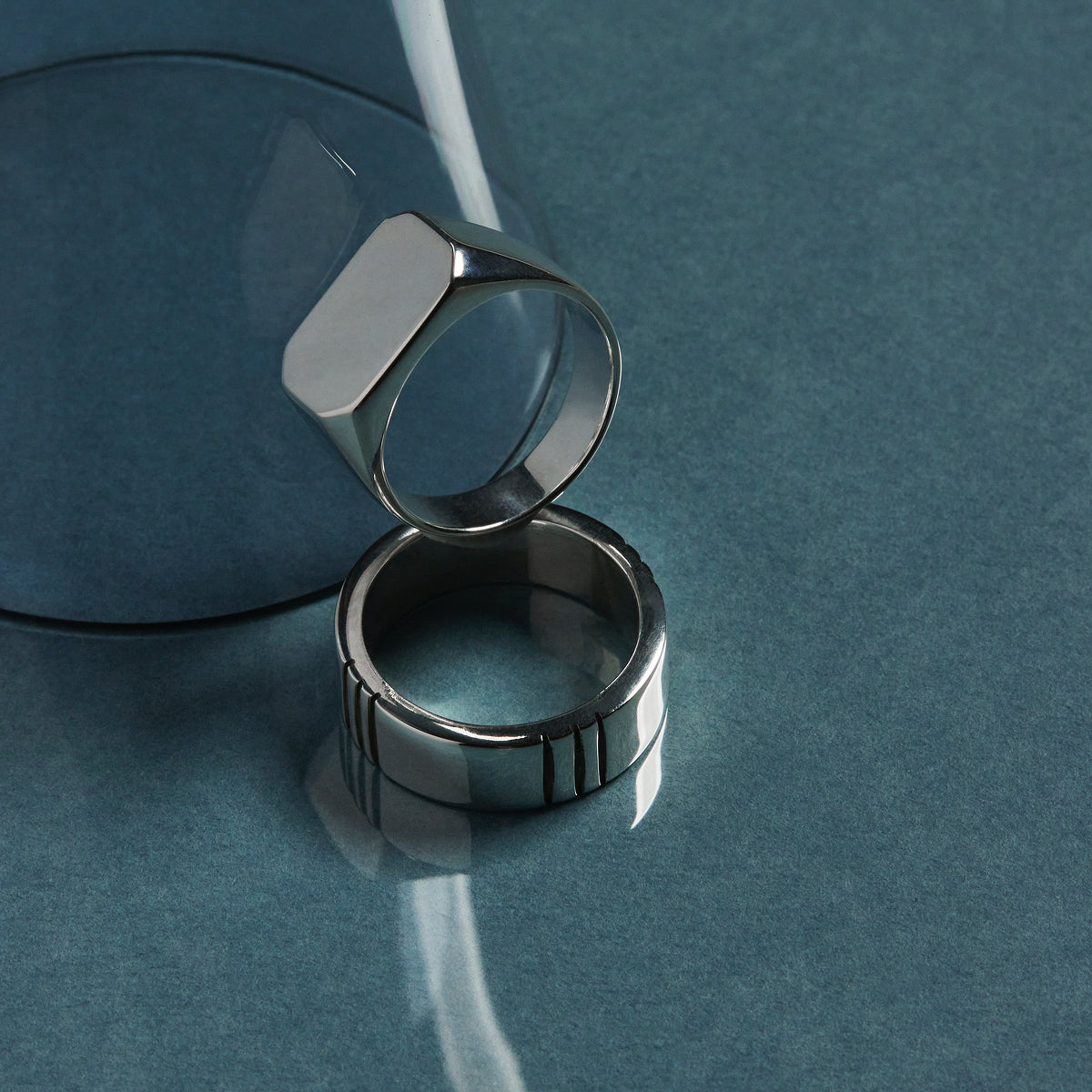 Moto Men’s Silver Rectangular Signet Ring